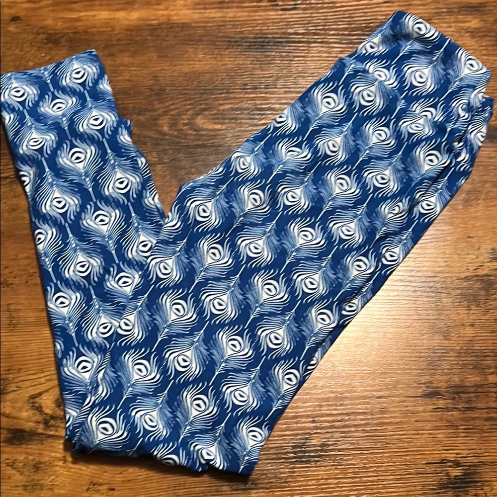 LuLaRoe Blue and White Leggings with Paisley Design